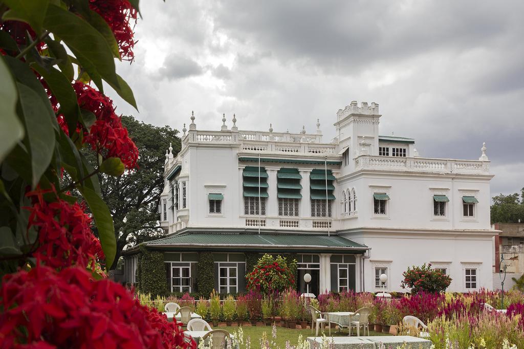 The Green Hotel Мисор Екстериор снимка