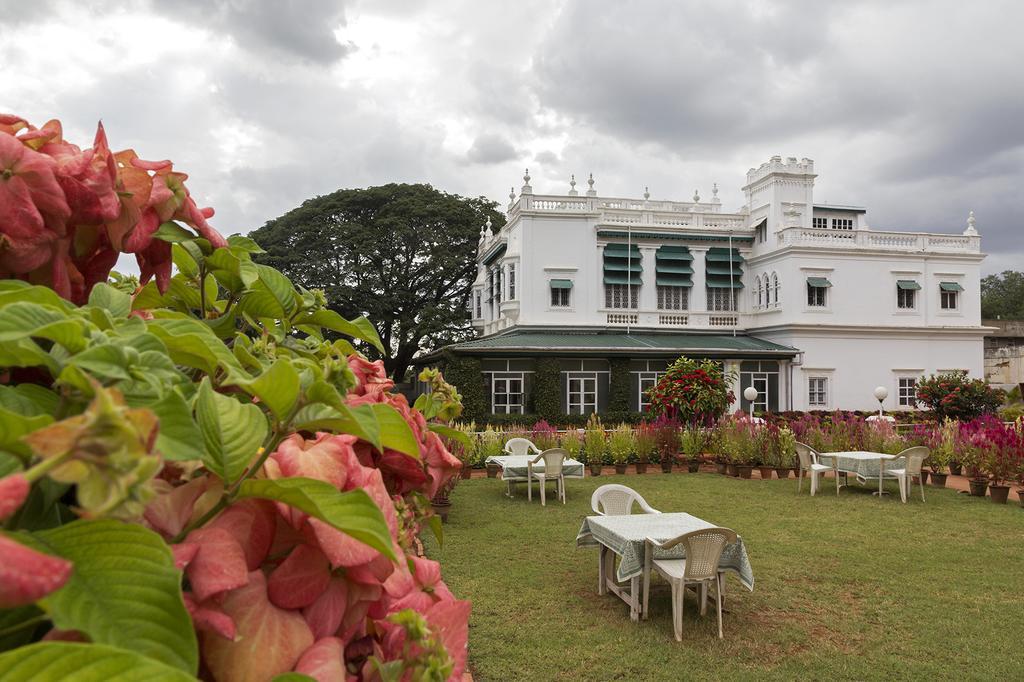 The Green Hotel Мисор Екстериор снимка
