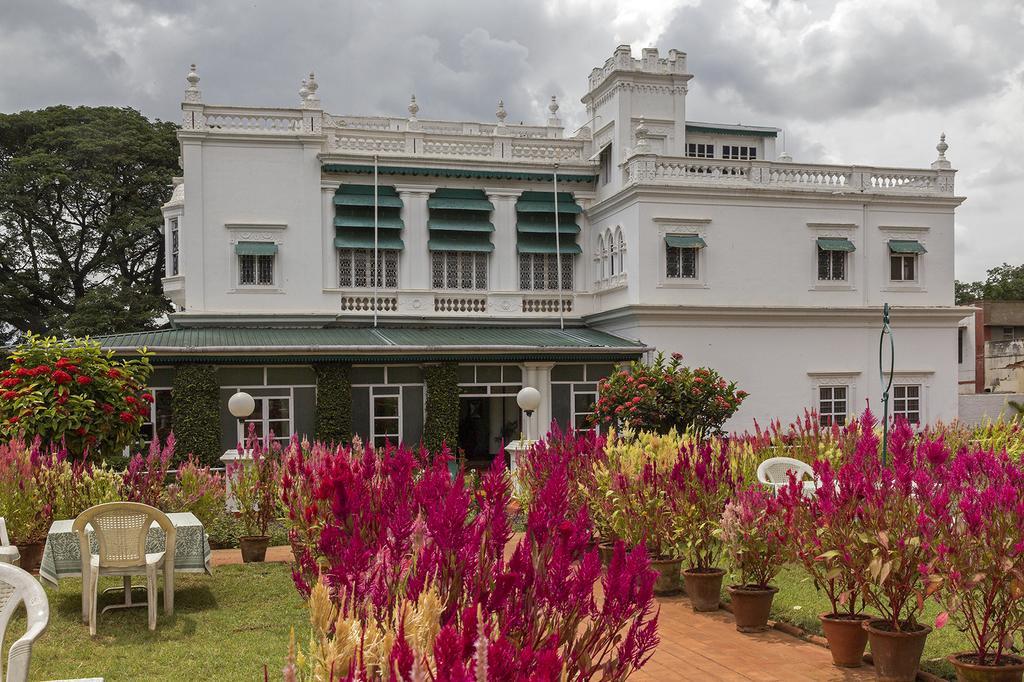 The Green Hotel Мисор Екстериор снимка